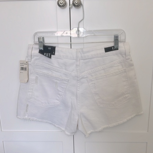 Kut from the Kloth White Heavily Distressed Frayed Denim Jane Shorts Size 4 NWT - Picture 4 of 4